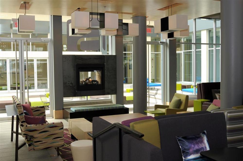 Aloft Montreal Airport Hotel Dorval Dalaman gambar